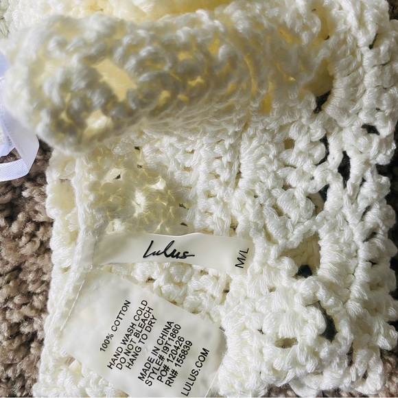 Lulu's Let's Run Away Ivory Crochet Halter Crop Top - M/L - Picture 9 of 9